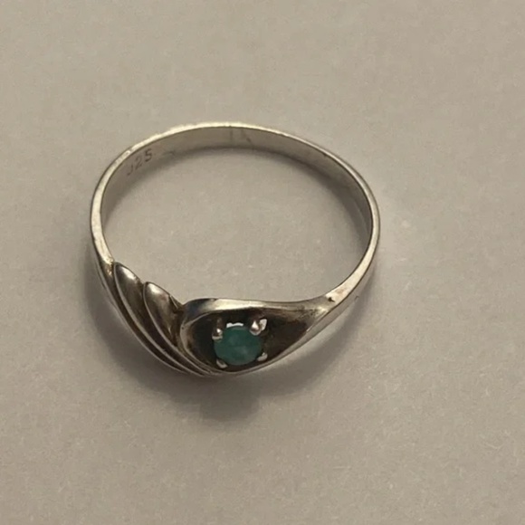 Vintage Estate Emerald Mexican Sterling Ring - Picture 4 of 9